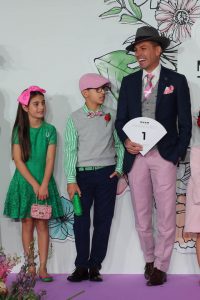 Stakes Day - Family FOTF - Millinery.Info (1 of 6)