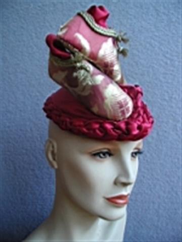 Red shoe hat by Waltraud Reiner